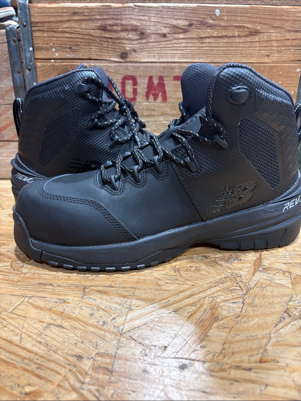 New Balance Men's Black Composite Work Boots